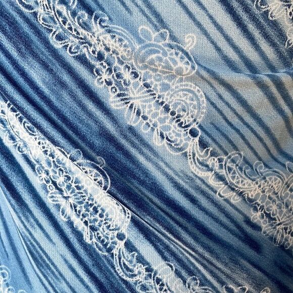 Sam Joy Draped Neck Floral Sleeveless Blouse (Size: Large in Juniors) - Picture 3 of 8